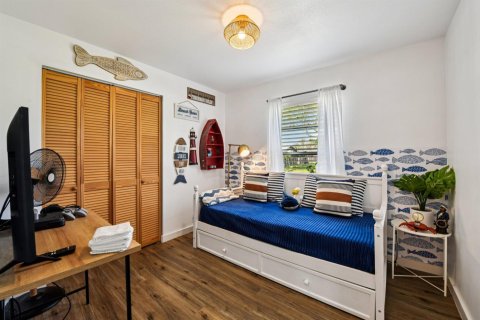 House in Merrit Island, Florida 3 bedrooms, 163.69 sq.m. № 2083481 - photo 23