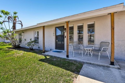 House in Merrit Island, Florida 3 bedrooms, 163.69 sq.m. № 2083481 - photo 6