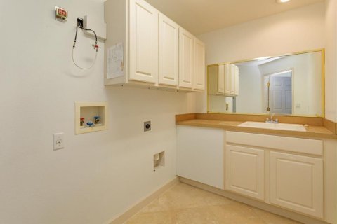 Condominio en venta en Orlando, Florida, 3 dormitorios, 315.96 m2 № 2165885 - foto 30