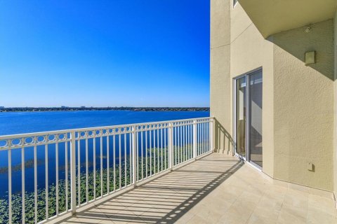 Condominio en venta en Orlando, Florida, 3 dormitorios, 315.96 m2 № 2165885 - foto 17