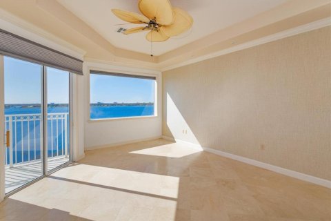 Condominio en venta en Orlando, Florida, 3 dormitorios, 315.96 m2 № 2165885 - foto 21