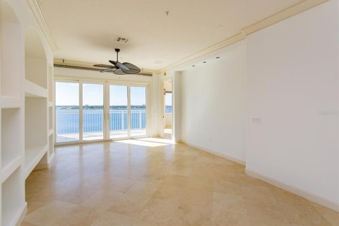 Condominio en venta en Orlando, Florida, 3 dormitorios, 315.96 m2 № 2165885 - foto 14