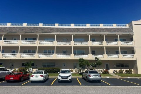 Copropriété à vendre à Clearwater, Floride: 2 chambres, 155.61 m2 № 2437242 - photo 2