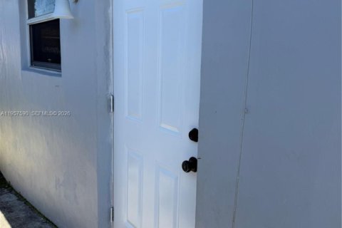 Casa en Miami, Florida 3 dormitorios, 296.73 m2 № 2026272