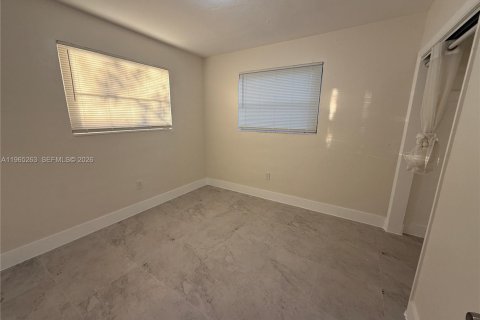 Casa en alquiler en Miami, Florida, 2 dormitorios, 139.35 m2 № 2026920 - foto 3