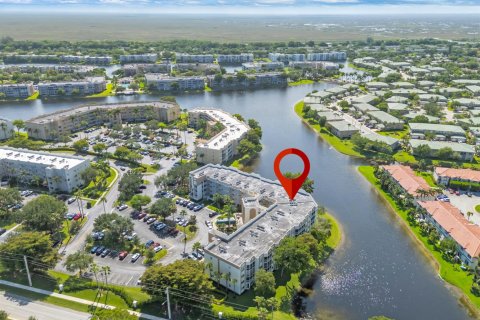 Condo in Tamarac, Florida, 2 bedrooms  № 2245664 - photo 29