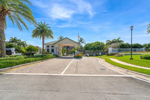Condo in Tamarac, Florida, 2 bedrooms  № 2245664 - photo 26