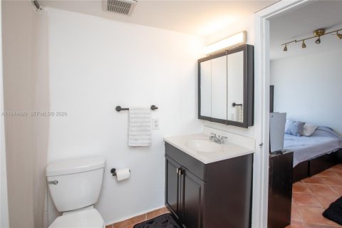 Condominio en alquiler en North Bay Village, Florida, 3 dormitorios, 115.2 m2 № 2001737 - foto 29