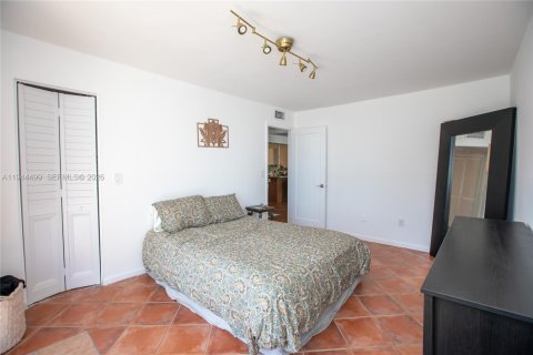 Condominio en alquiler en North Bay Village, Florida, 3 dormitorios, 115.2 m2 № 2001737 - foto 13