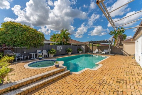 Купить виллу или дом в Майами, Флорида 3 спальни, 119.75м2, № 1943294 - фото 29