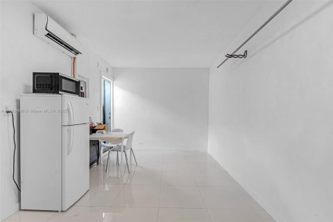 Купить виллу или дом в Майами, Флорида 3 спальни, 119.75м2, № 1943294 - фото 23