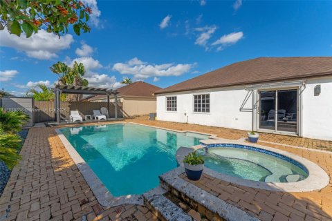 Купить виллу или дом в Майами, Флорида 3 спальни, 119.75м2, № 1943294 - фото 28