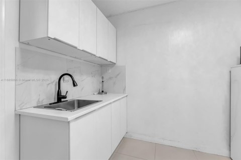 Купить виллу или дом в Майами, Флорида 3 спальни, 119.75м2, № 1943294 - фото 25