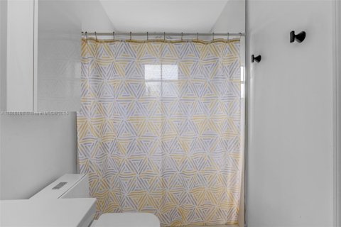 Купить виллу или дом в Майами, Флорида 3 спальни, 119.75м2, № 1943294 - фото 16