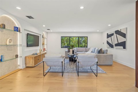 Casa en venta en Pinecrest, Florida, 4 dormitorios, 229 m2 № 2377263 - foto 5
