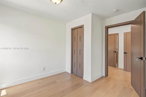 Casa en venta en Pinecrest, Florida, 4 dormitorios, 229 m2 № 2377263 - foto 24