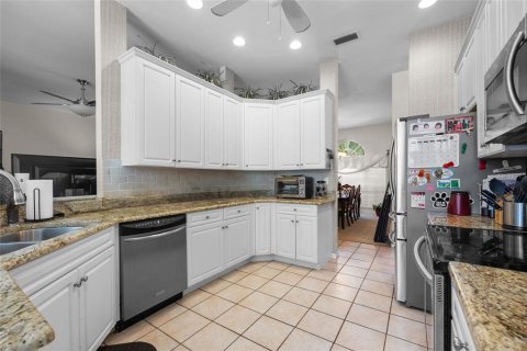 House in Gainesville, Florida 4 bedrooms, 203.64 sq.m. № 1846539 - photo 9