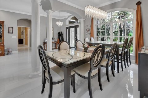 House in Port Orange, Florida 5 bedrooms, 368.82 sq.m. № 2297032 - photo 10