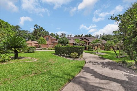 House in Port Orange, Florida 5 bedrooms, 368.82 sq.m. № 2297032 - photo 3