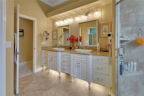 House in Port Orange, Florida 5 bedrooms, 368.82 sq.m. № 2297032 - photo 28