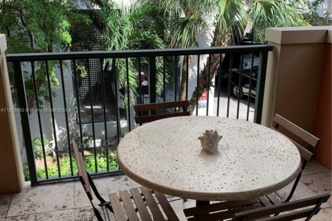 Condominio en Miami, Florida, 1 dormitorio  № 1977853
