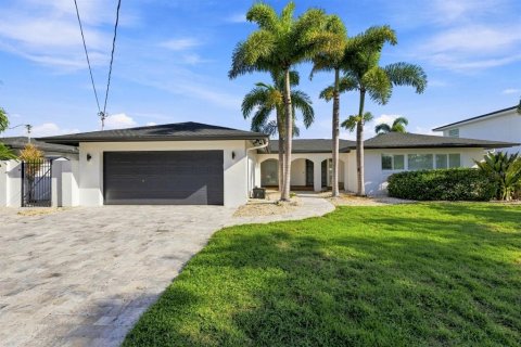 Villa ou maison à vendre à Clearwater, Floride: 4 chambres, 220.36 m2 № 2294701 - photo 3