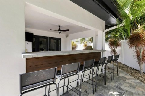 Villa ou maison à vendre à Clearwater, Floride: 4 chambres, 220.36 m2 № 2294701 - photo 10