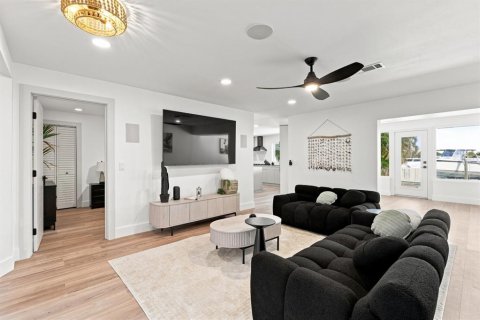 Villa ou maison à vendre à Clearwater, Floride: 4 chambres, 220.36 m2 № 2294701 - photo 18
