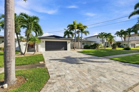 Villa ou maison à Clearwater, Floride 4 chambres, 220.36 m2 № 2294701