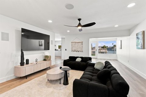 Villa ou maison à vendre à Clearwater, Floride: 4 chambres, 220.36 m2 № 2294701 - photo 19