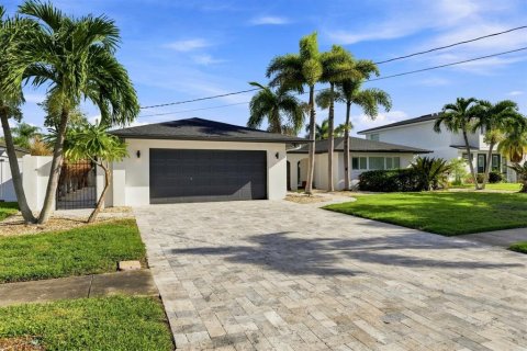 Villa ou maison à vendre à Clearwater, Floride: 4 chambres, 220.36 m2 № 2294701 - photo 2