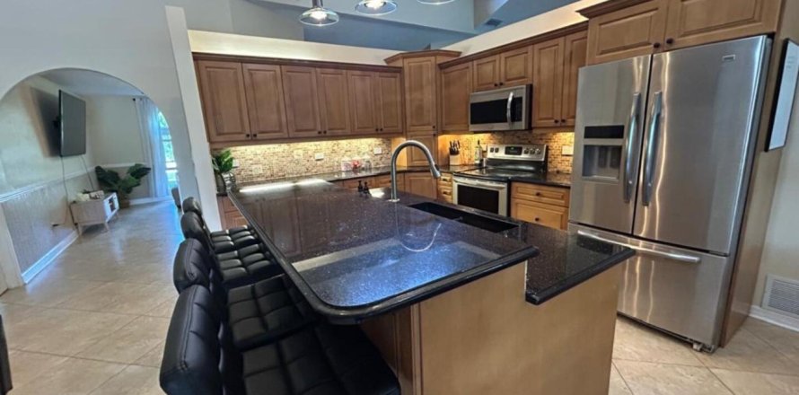 Casa en Jensen Beach, Florida 4 dormitorios, 245.26 m2 № 930072