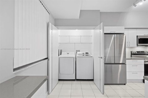 Condo in Aventura, Florida, 2 bedrooms  № 1861288 - photo 11