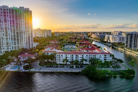 Condo in Aventura, Florida, 2 bedrooms  № 1861288 - photo 29