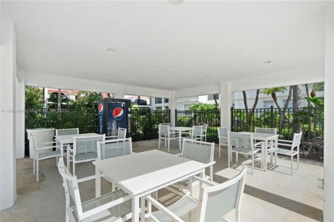 Condo in Aventura, Florida, 2 bedrooms  № 1861288 - photo 26