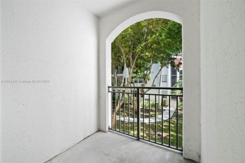 Condo in Aventura, Florida, 2 bedrooms  № 1861288 - photo 16