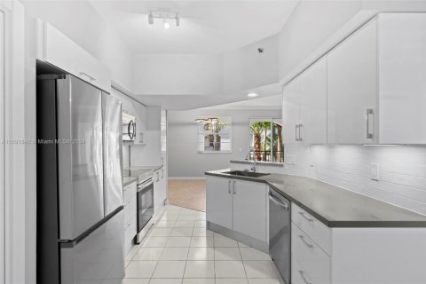 Condo in Aventura, Florida, 2 bedrooms  № 1861288 - photo 10
