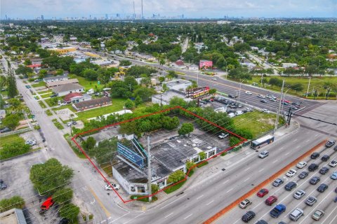 Commercial property in West Park, Florida № 1870041 - photo 7
