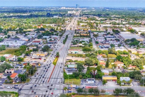 Commercial property in West Park, Florida № 1870041 - photo 14