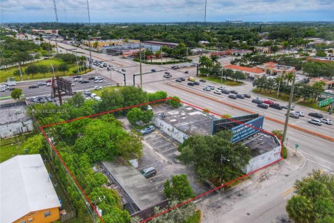 Commercial property in West Park, Florida № 1870041 - photo 10