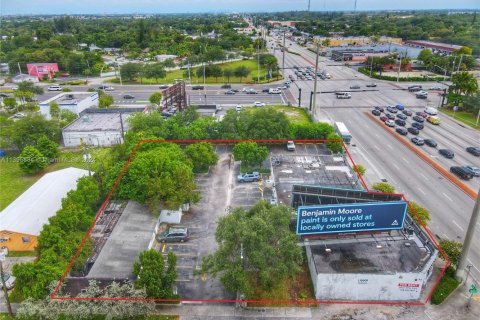 Commercial property in West Park, Florida № 1870041 - photo 9