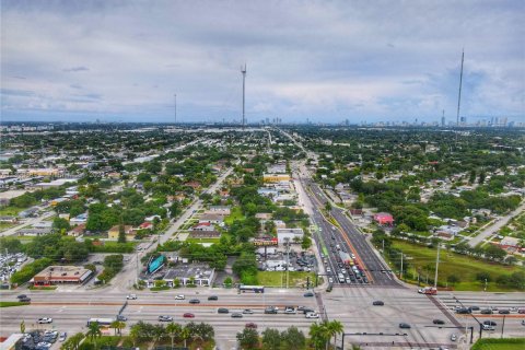 Commercial property in West Park, Florida № 1870041 - photo 5