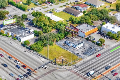 Commercial property in West Park, Florida № 1870041 - photo 18