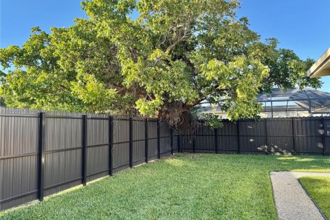 Casa en alquiler en Hallandale Beach, Florida, 1 dormitorio, 251.3 m2 № 1945523 - foto 7