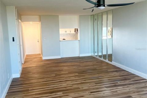 Copropriété à vendre à Clearwater, Floride: 2 chambres, 97.55 m2 № 2383895 - photo 13