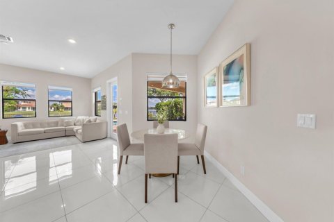 Villa ou maison à vendre à Parkland, Floride: 5 chambres, 426.79 m2 № 2392430 - photo 18