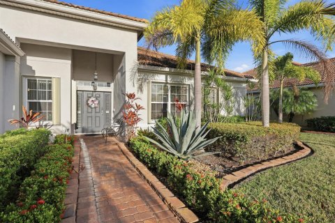 Casa en venta en Port St. Lucie, Florida, 4 dormitorios, 276.85 m2 № 2077874 - foto 2