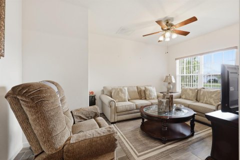 Casa en venta en Port St. Lucie, Florida, 4 dormitorios, 276.85 m2 № 2077874 - foto 5