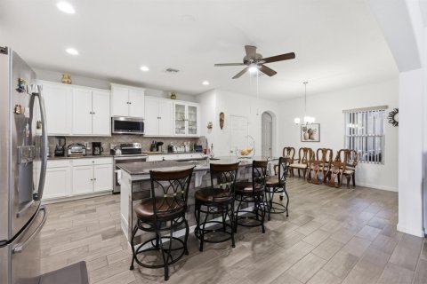 Casa en venta en Port St. Lucie, Florida, 4 dormitorios, 276.85 m2 № 2077874 - foto 27