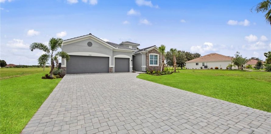 House in Punta Gorda, Florida 3 bedrooms, 227.05 sq.m. № 1812454